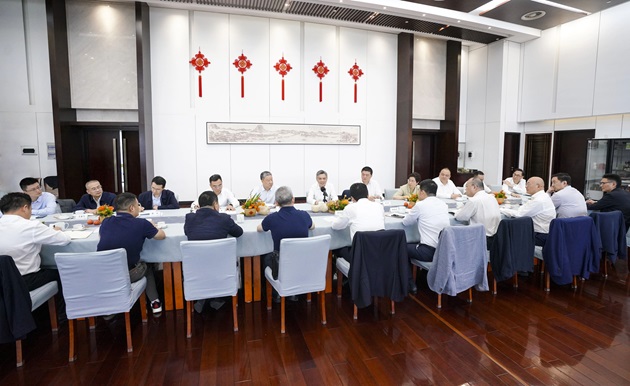 劉捷與企業(yè)家代表早餐座談：政企同心 攜手同行 以杭州的“穩(wěn)進立”為全國全省大局作出應(yīng)有貢獻.jpg
